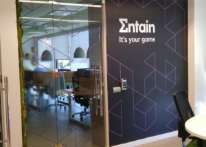 ENTAIN Vinyl installation in Spain