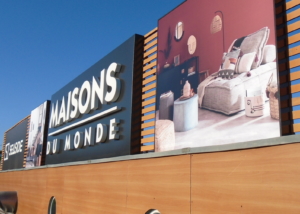 Maisons du Monde Lightbox installation in Portugal